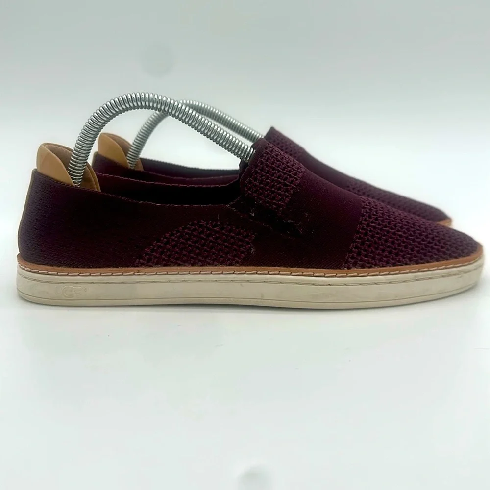 UGG SAMMY PORT STRETCH KNIT / LEATHER SLIP-ON SNEAKERS, WOMEN US 9.5
